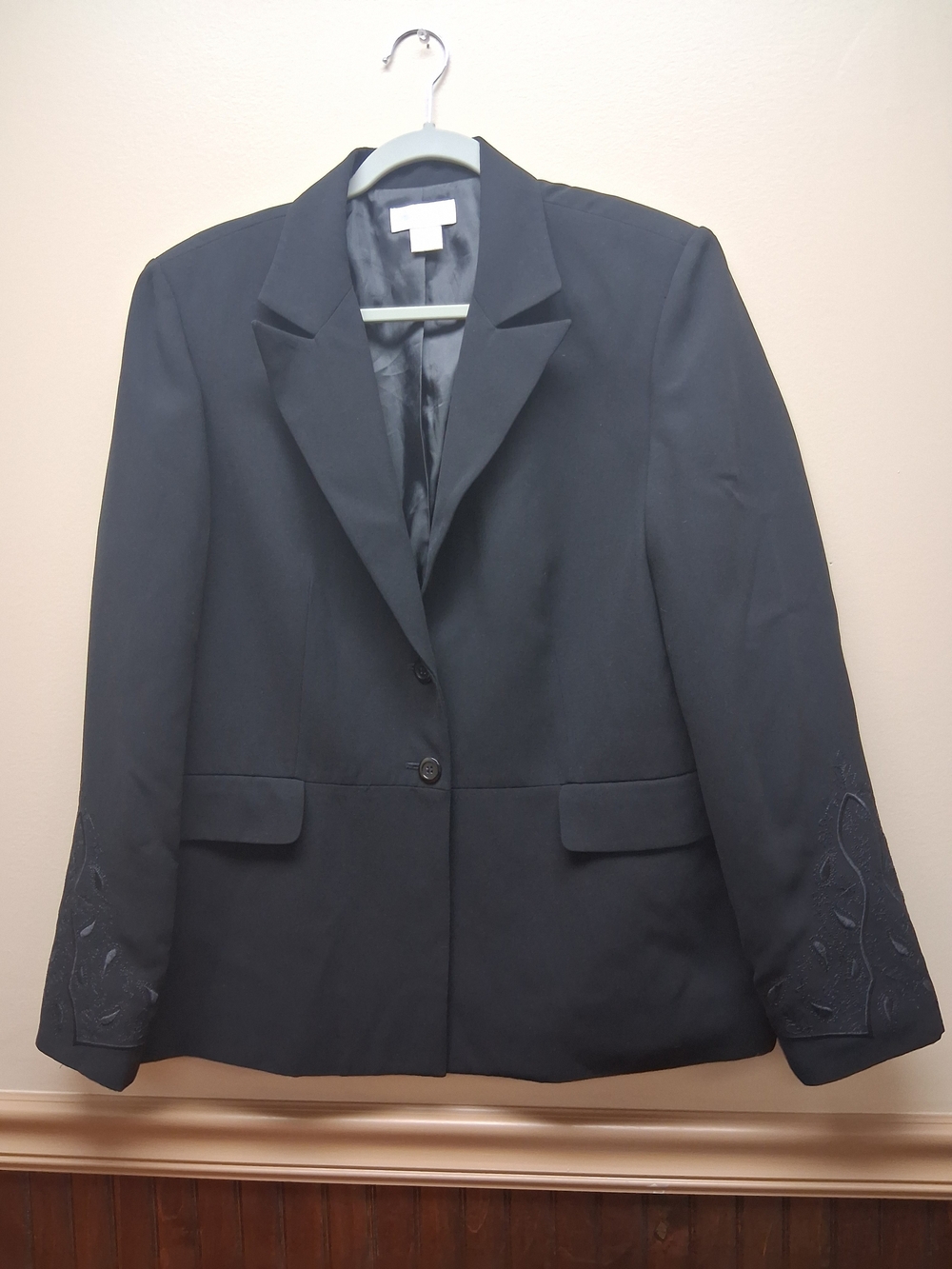 Worthington Career Suit Jacket Black with Vine Leaf Embroidery Cuffs Size 14